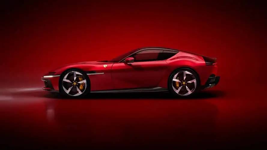 Ferrari'nin Bugüne Kadarki En Güçlü Otomobili Tanıtıldı: 819 Beygir Gücünde! Değeri Vergiler Hariç 15 Milyon Liranın Üzerinde 2
